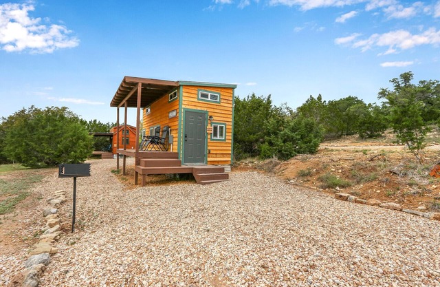 Charming Tiny House in Dripping Springs w/ Grill, Fire Pit & Views