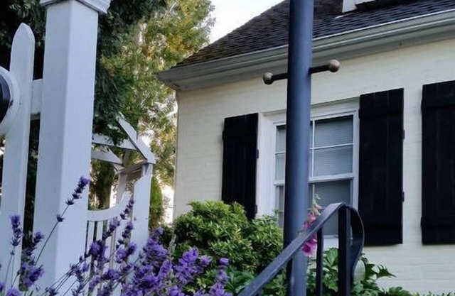 Top Floor Encanto Estudio madre-en-ley de Cape Cod Home.