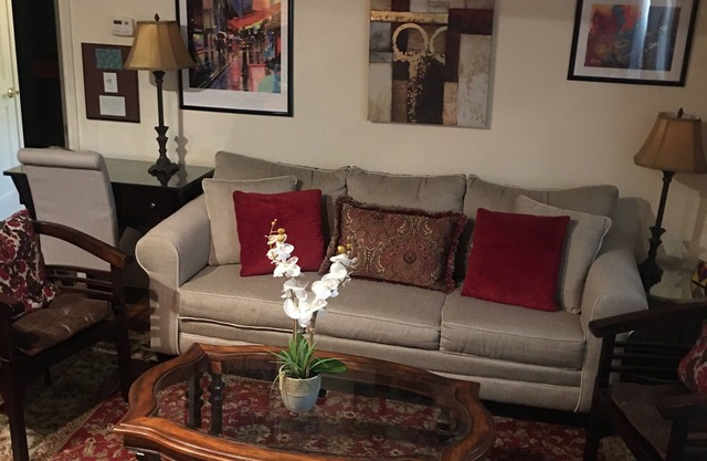 Casita elegante, cerca del complejo Riverwalk y Pearl