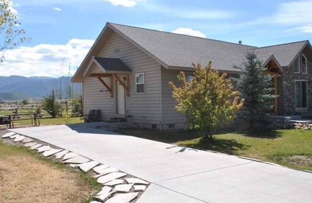 Charming with Incredible Views of Targhee and Tetons!