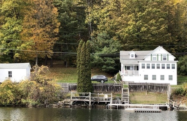 Encantadora casa frente al lago durante todo el año, con impresionantes vistas panorámicas