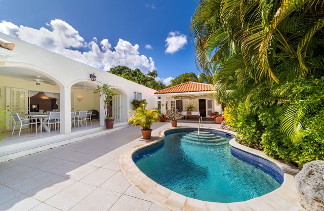 Chateau De Mar, 5 Bedroom Villa 10 Steps From The Beach