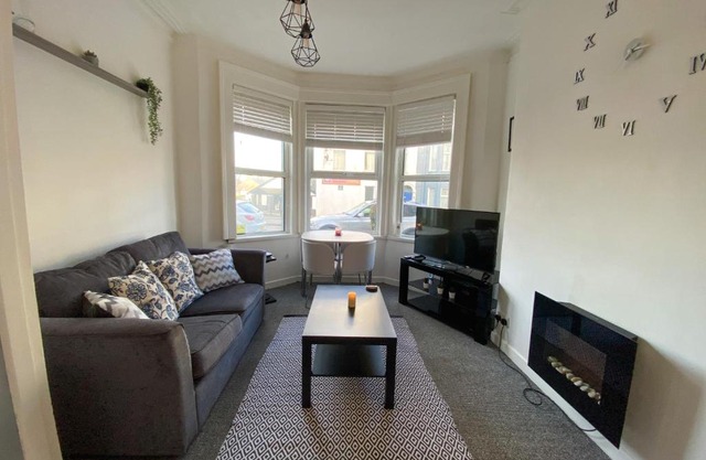Cheap & Cheerful Apartment Near Bangor Marina