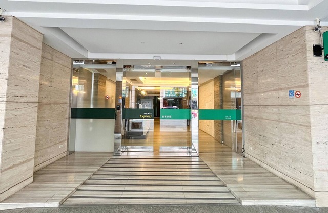 CHECK inn Express Taipei Station