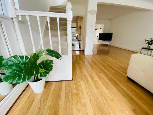 Cheerful 4 Bed House in Mill Hill