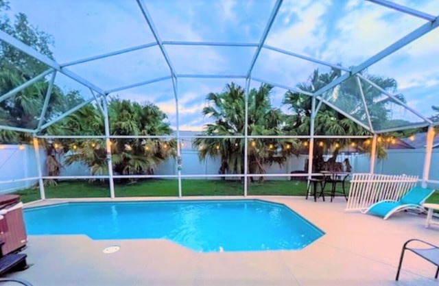 Charming 4-bedroom house with Pool - Close to Theme Parks