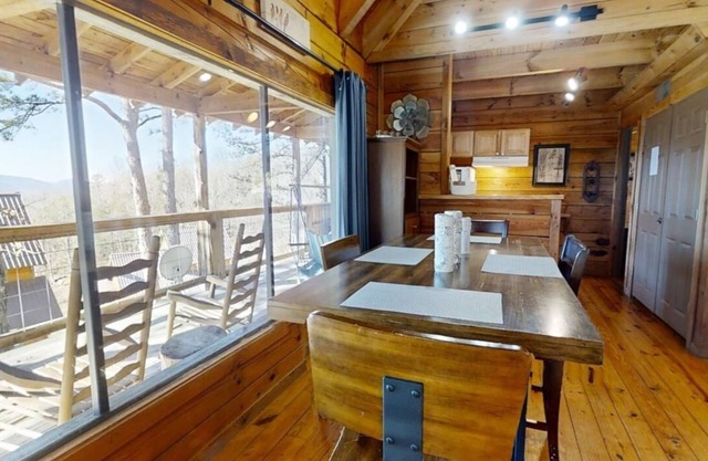 Chelle's Sanctuary 2 Bedroom Cabin by RedAwning
