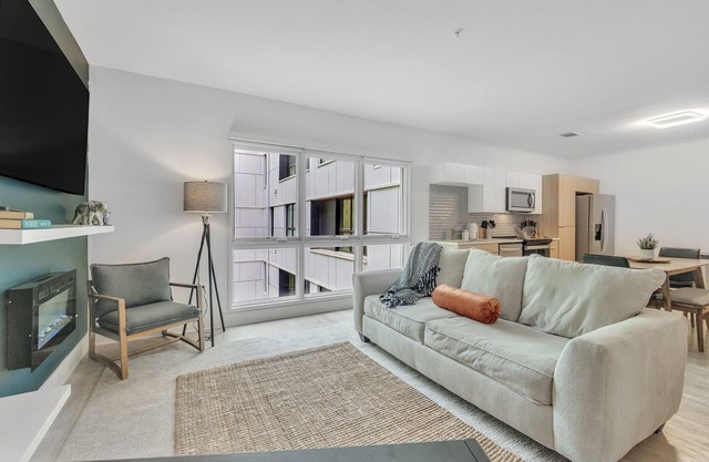 Chic 1-bed In Vibrant Optimist Park 1 Bedroom Apts by RedAwning