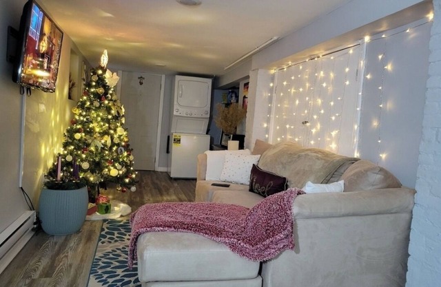 Chic 1-bedroom apartment in fantastic Jersey City with Backyard