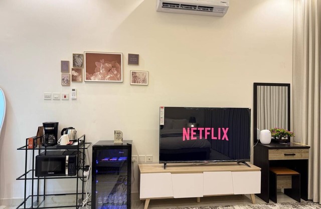Chic 1-bedroom apartment with AC, WiFi in brilliant Riyadh