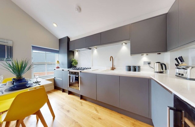Chic 1BR flat in Prime Location