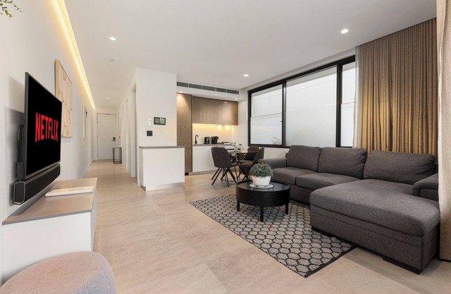 Chic 2-Bed Apartment w/ Balcony Near Coogee Beach