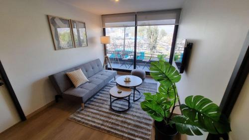 Chic 2BR Retreat for 5 in Vibrant Las Condes