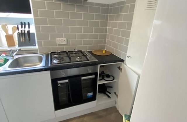 Chic City Retreat Immaculate 2 Bed Oasis in London