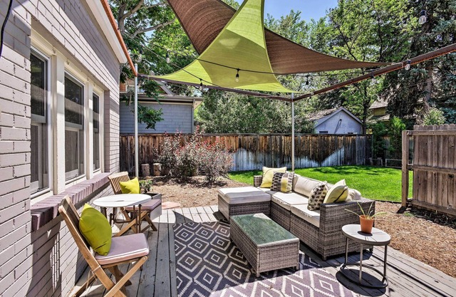 ¡NUEVO! Elegante Denver Home w / Deck + Grill, 5 Mi. a Dtwn