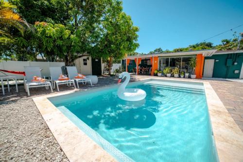 Chic MangoTree villa Heated Pool