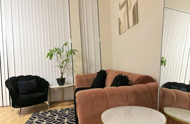 Chic & Modern Condo in Midtown Toronto | Prime Location.. Monthly Rental
