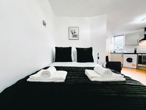Chic Studio, Free parking, Sleeps 2