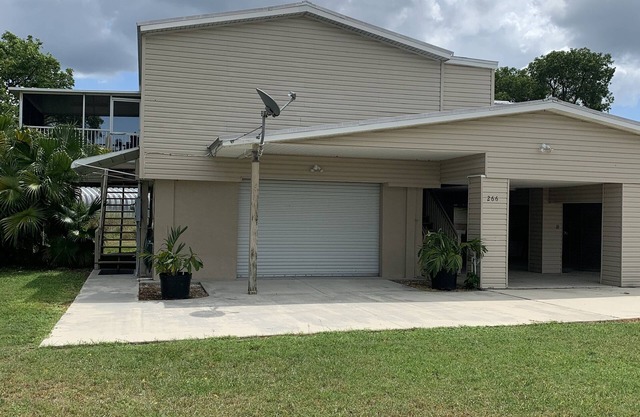 Chokoloskee-incredible fishing while enjoying Florida with friends and family.