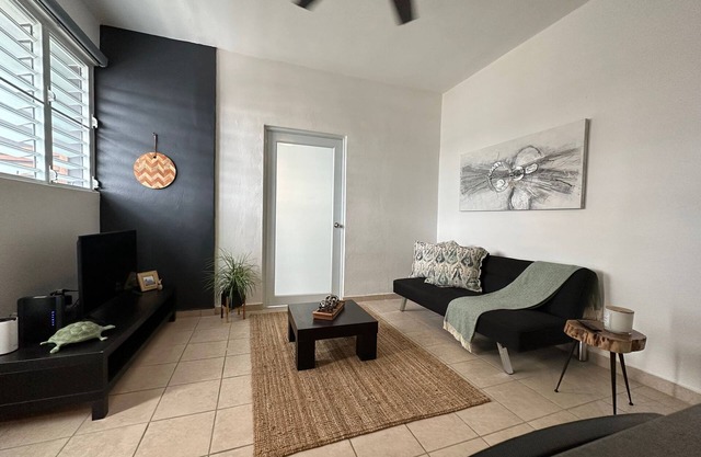 City Charm: Double BR San Juan Adventure, Sleeps 2