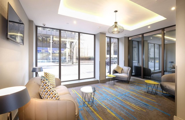 City Sleeper at Royal National Hotel