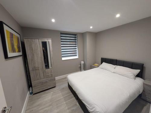 City Vibes Chic 1BR Flat with Style and Comfort
