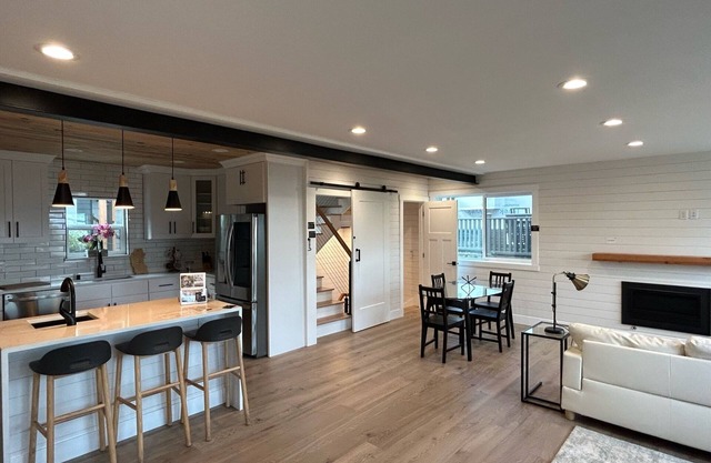 CityView Landing by Urban Upscale