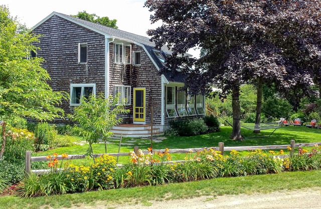 Classic coastal home near the beach w/ lush garden, game room & deck - dogs OK