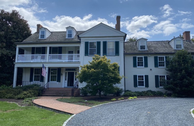 Clásico Eastern Shore Waterfront Manor House