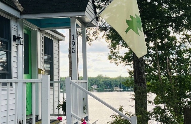 Casa de campo clásica en la costa de Maine en prístina Highland Lake Windham / Falmouth