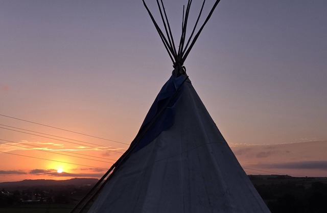 Tipi-Clásico-Communal washrooms-Vista al campo