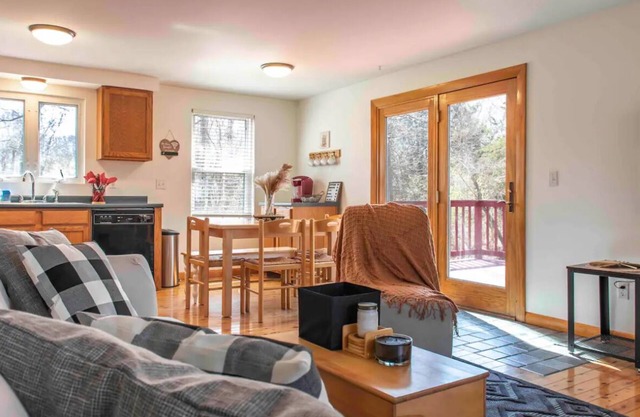 Classy/Cozy/Comfy w/ private pool - 15 minutes to Newport