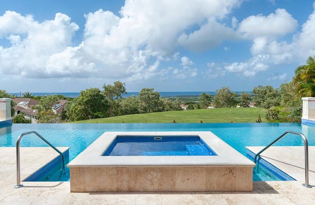 Clean and modern 2 bedroom 2 Bathroom apartment located at Vuemont, St Peter