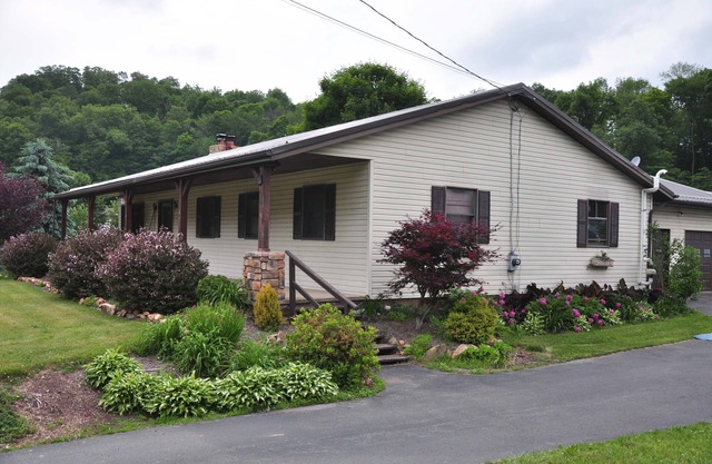 Cerca de Penn State, Grier School, Juniata College, Raystown Lake, Tussey MTN