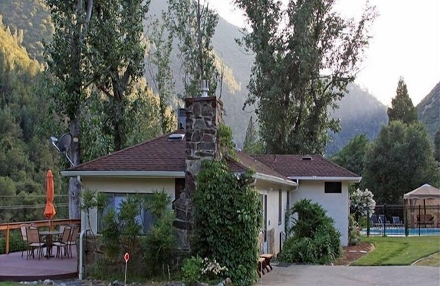 Inicio cercano al valle de Yosemite en el río Merced