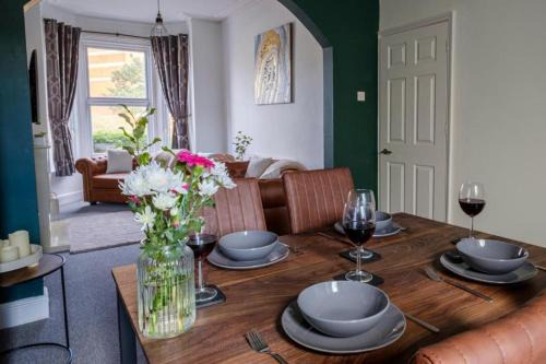 Coastal 3-Bed with Great Rates for Long Stays