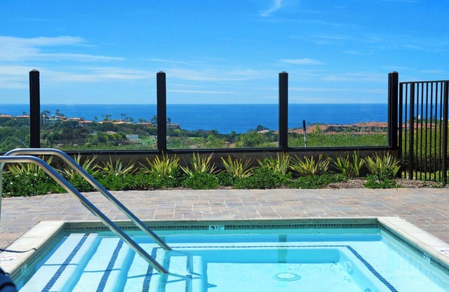 Coastal NEWLY RENOVATED Condo in Dana Point. Walking distance to the Salt Creek!