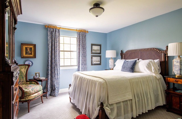 "Coco's Chambre", a 2 bedroom condo...walkable to downtown Franklin
