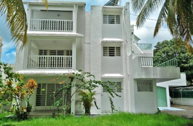 Coconut Bay: Spacious Beach Apartment Just 2 Minutes From the sun and Sand!