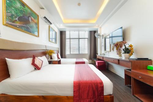 Collection O Eva Hotel District 8 Near Ben Thanh Market
