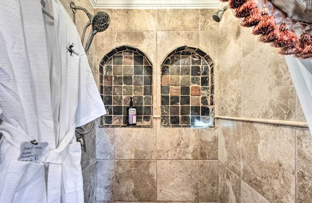 ¡Isla de los coroneles Casita con muelle compartido y jacuzzi!