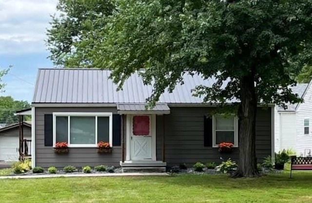 Colonial Village Retreat 2BR