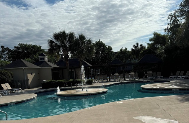 Come Relax at the Pool and Explore Myrtle Beach!