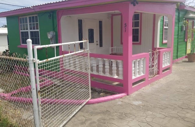 Venga a alojarse en una auténtica casa de Bajan Chattel en St. encantador Phillip