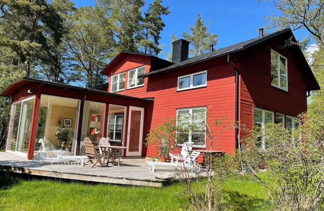 Comfort holiday home with sea views near Stockholm
