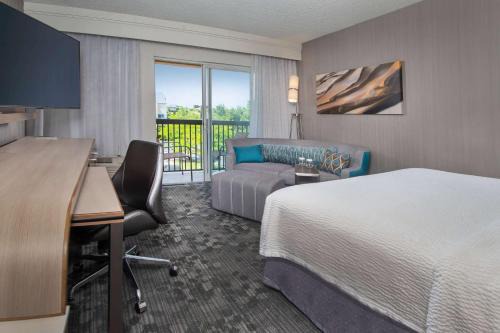 Comfort Inn & Suites - Bethlehem Allentown ABE Airport