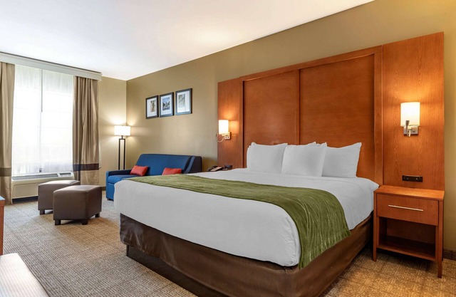 Comfort Inn & Suites