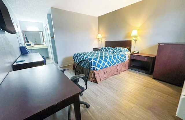 Comfortable and Clean Room Near Madisonville’s Top Parks and Trails
