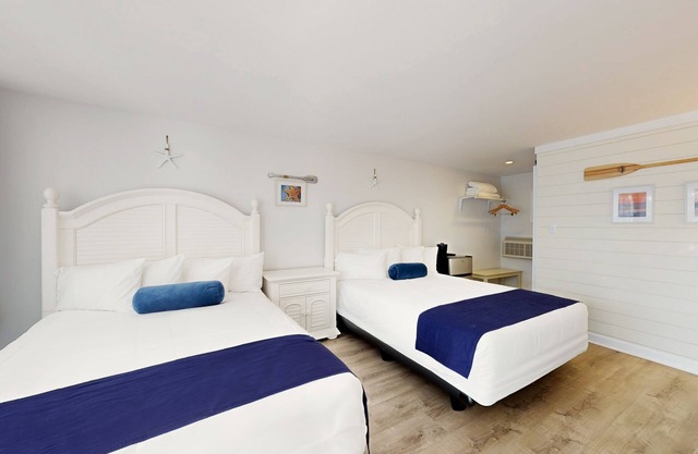 Comfortable Coastal Retreat with Two Queen Beds