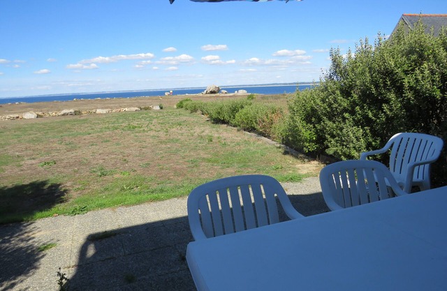 COMFORTABLE HOLIDAY ACCOMMODATION SEA VIEW OVER THE ENTIRE BAY OF AUDIERNE